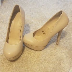 Beige heels